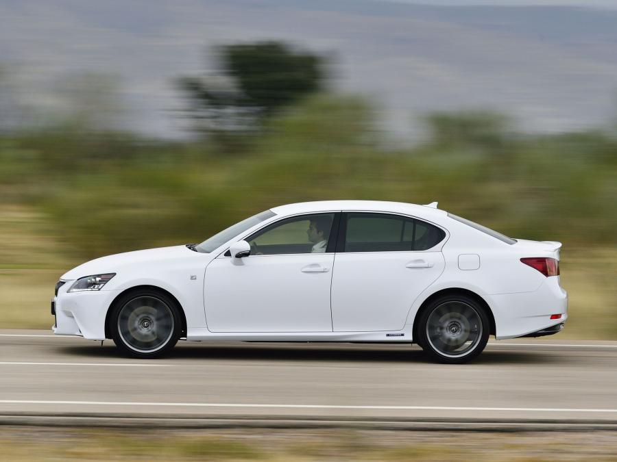  Lexus GS300h F-Sport 2013 года  (фото 4 из 8)